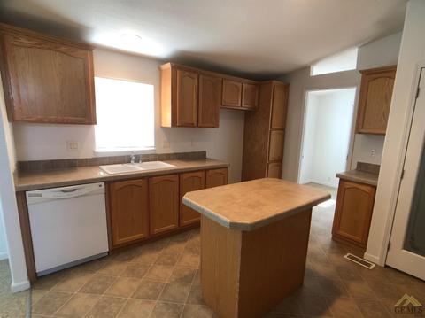 701 Crystal St, Taft, CA 93268 photo 8