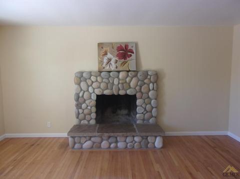 305 E Woodrow St, Taft, CA 93268 photo 11