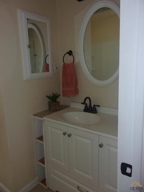 305 E Woodrow St, Taft, CA 93268 photo 23