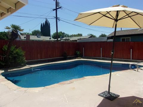 305 E Woodrow St, Taft, CA 93268 photo 3