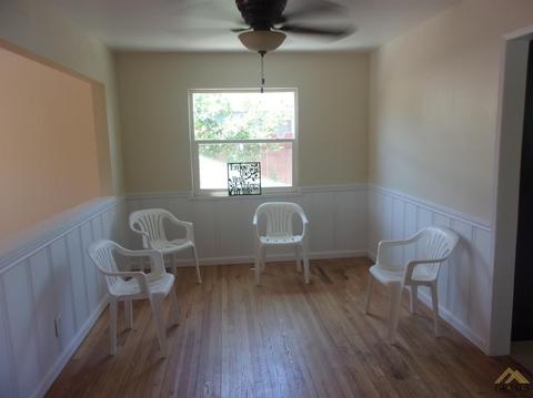 305 E Woodrow St, Taft, CA 93268 photo 10