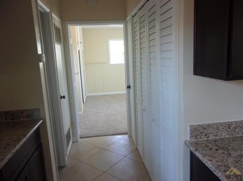 305 E Woodrow St, Taft, CA 93268 photo 9