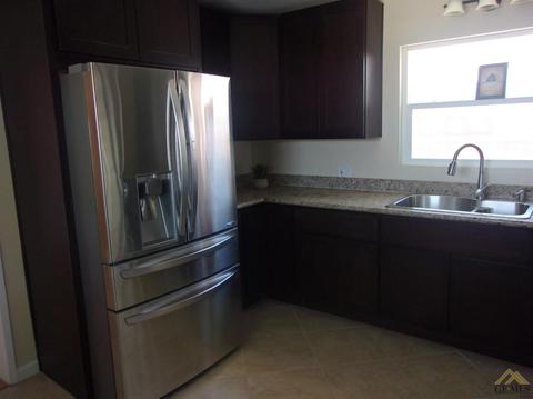 305 E Woodrow St, Taft, CA 93268 photo 6