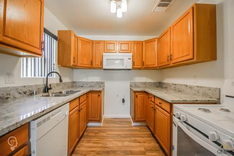 208 D St, Taft, CA 93268 photo 5