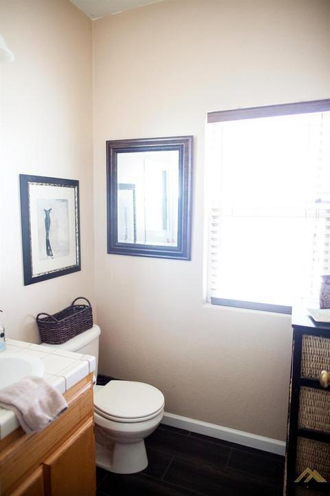 2103 Basilone Way, Bakersfield, CA 93301 photo 15