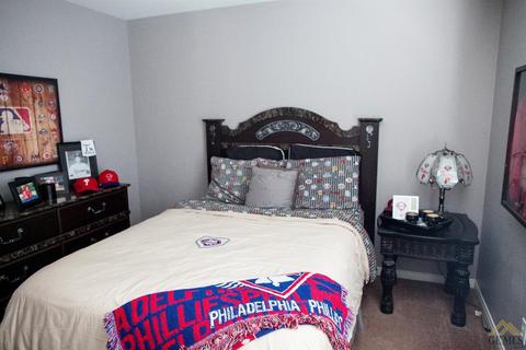 2103 Basilone Way, Bakersfield, CA 93301 photo 27