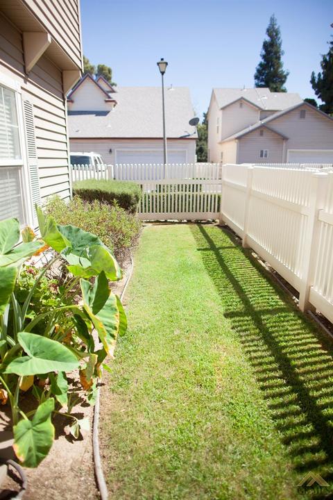 2103 Basilone Way, Bakersfield, CA 93301 photo 4
