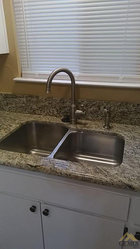 1207 Staples Dr, Arvin, CA 93203 photo 8