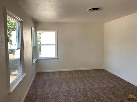 1281 Mark St, Arvin, CA 93203 photo 7