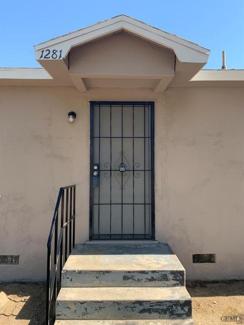 1281 Mark St, Arvin, CA 93203 photo 3