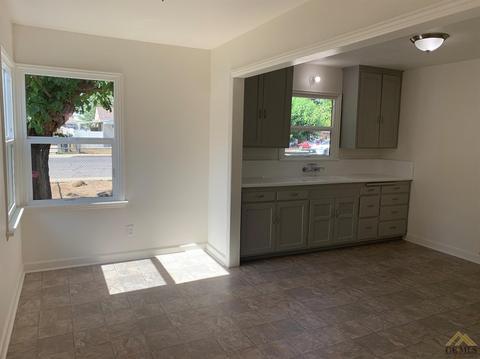 1281 Mark St, Arvin, CA 93203 photo 4