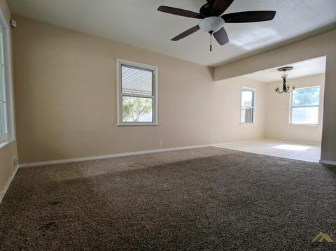 363 Oak St, Shafter, CA 93263 photo 5