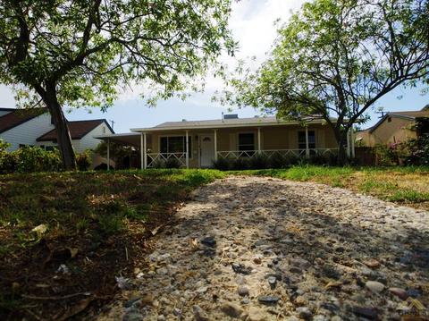 363 Oak St, Shafter, CA 93263 photo 2