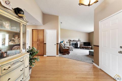 1198 Hickory Ave, Tehachapi, CA 93561 photo 3