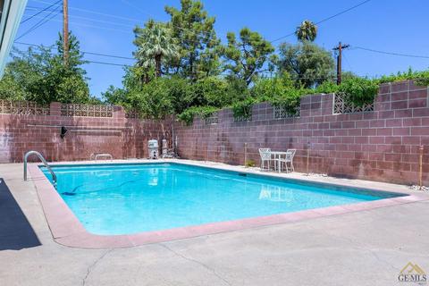 3000 Crest Dr, Bakersfield, CA 93306 photo 3