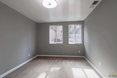 621 E St, Taft, CA 93268 photo 15
