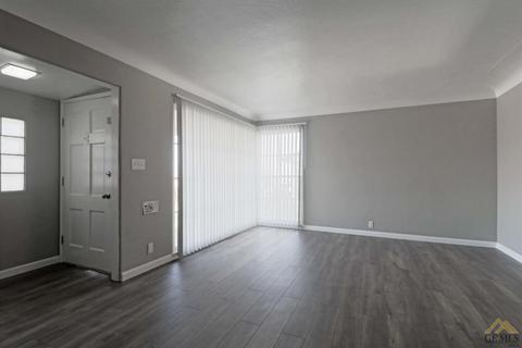 621 E St, Taft, CA 93268 photo 6