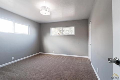 621 E St, Taft, CA 93268 photo 26
