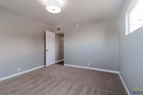 621 E St, Taft, CA 93268 photo 27