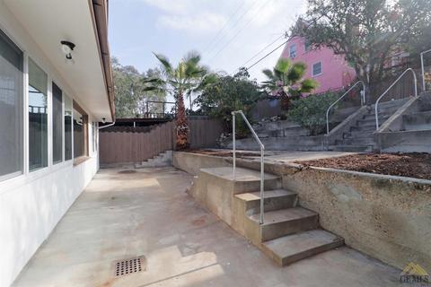 621 E St, Taft, CA 93268 photo 34
