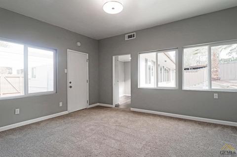 621 E St, Taft, CA 93268 photo 32