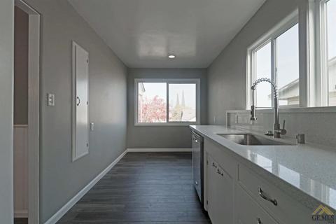 621 E St, Taft, CA 93268 photo 10