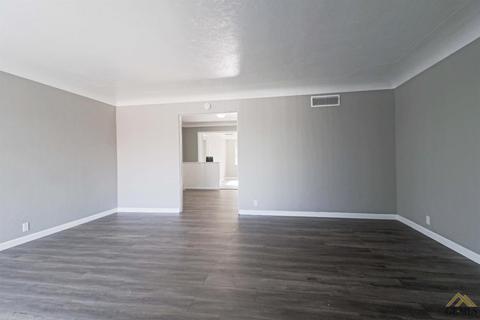 621 E St, Taft, CA 93268 photo 7