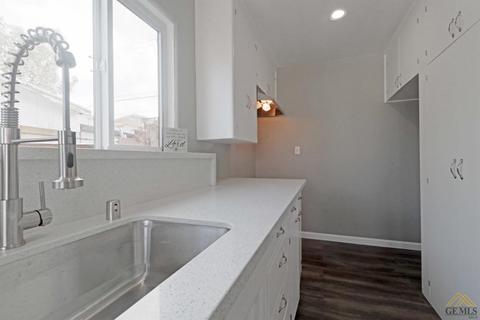 621 E St, Taft, CA 93268 photo 11