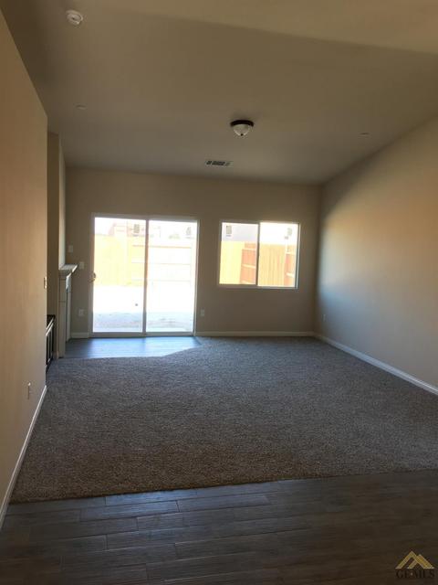 2317 Persimmon St, Wasco, CA 93280 photo 7