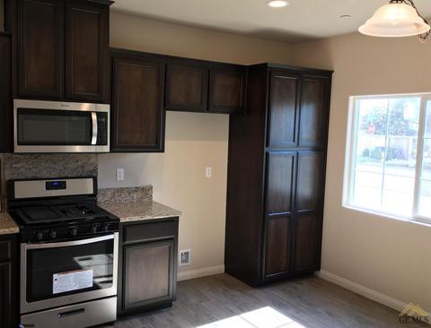 2317 Persimmon St, Wasco, CA 93280 photo 5