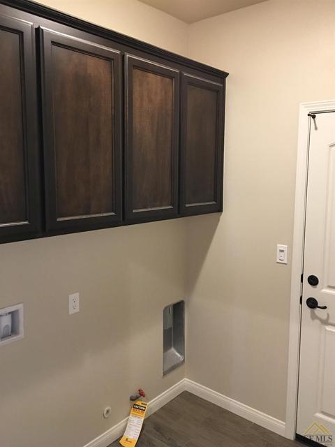 2317 Persimmon St, Wasco, CA 93280 photo 9