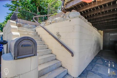 509 Harding Ave, Taft, CA 93268 photo 2