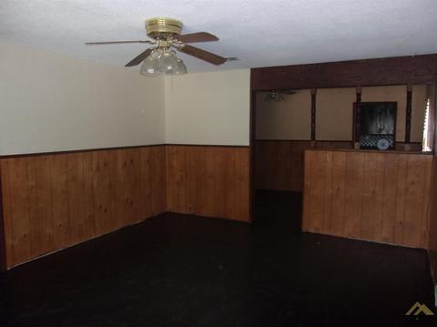 704 Taylor St, Taft, CA 93268 photo 11