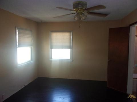 704 Taylor St, Taft, CA 93268 photo 14