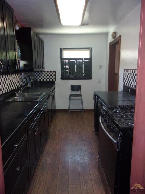 704 Taylor St, Taft, CA 93268 photo 25