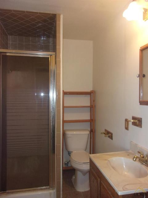 704 Taylor St, Taft, CA 93268 photo 23