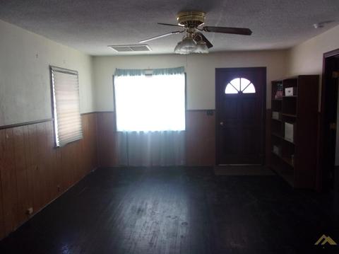 704 Taylor St, Taft, CA 93268 photo 9