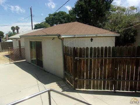 704 Taylor St, Taft, CA 93268 photo 8