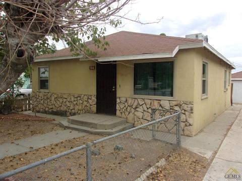 704 Taylor St, Taft, CA 93268 photo 3