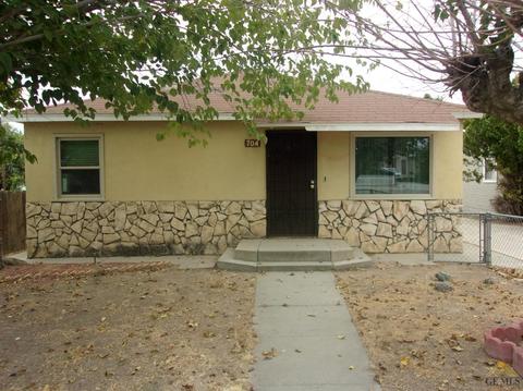 704 Taylor St, Taft, CA 93268 photo 1
