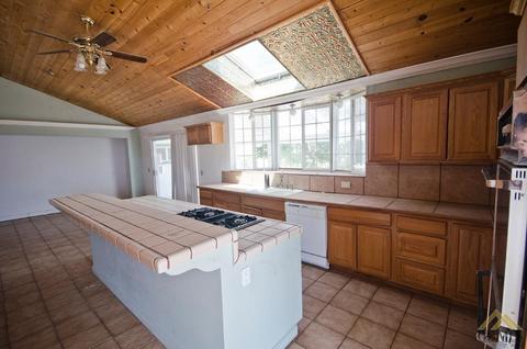 522 E St, Taft, CA 93268 photo 11