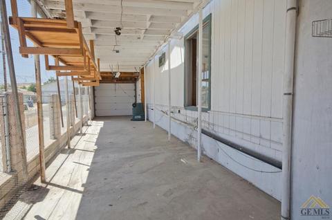 522 E St, Taft, CA 93268 photo 24