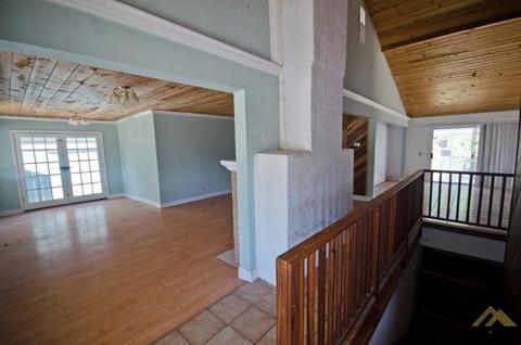 522 E St, Taft, CA 93268 photo 17