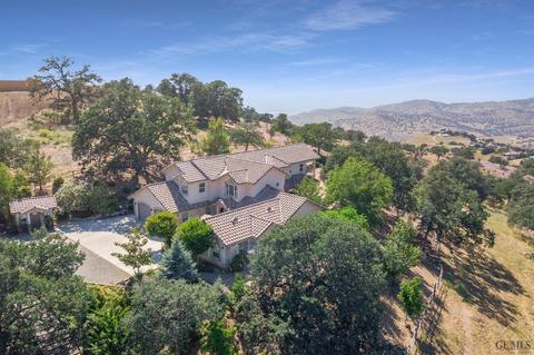 30710 Buckskin Dr, Tehachapi, CA 93561 photo 1