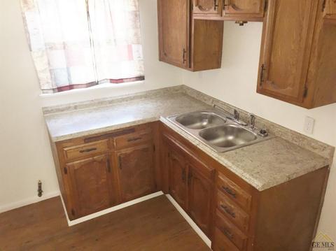 332 Easter St, Bakersfield, CA 93307 photo 6
