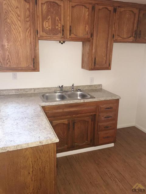 332 Easter St, Bakersfield, CA 93307 photo 7