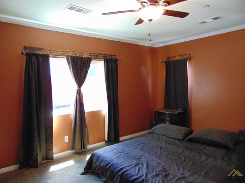 806 Mulberry St, Tehachapi, CA 93561 photo 11