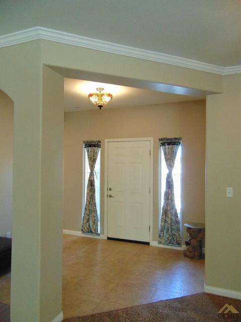 806 Mulberry St, Tehachapi, CA 93561 photo 5