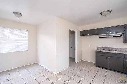 3200 Apollo St, Bakersfield, CA 93306 photo 4