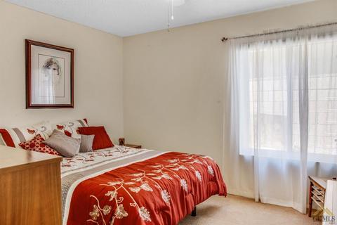 217 E Warren St, Taft, CA 93268 photo 13